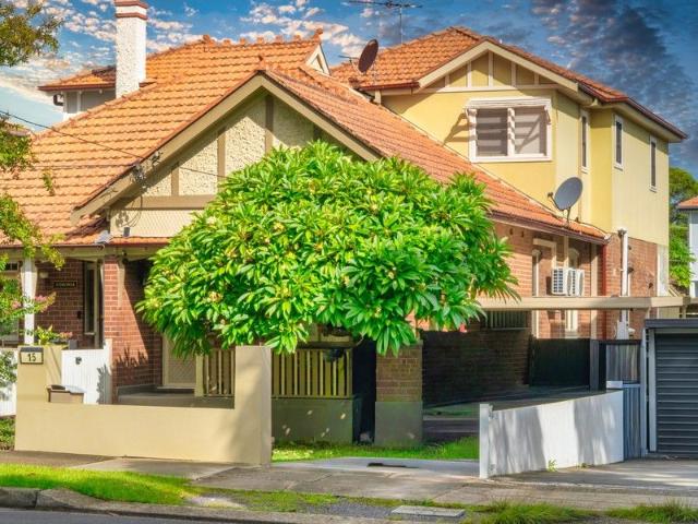 Updated 5 bedroom Family Sized Home | Extra Convenient Location