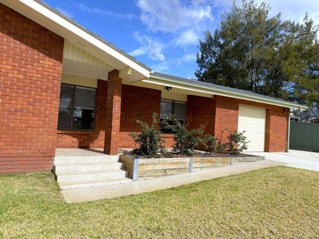 Updated 5 Bedroom in a Quiet Cul De Sac