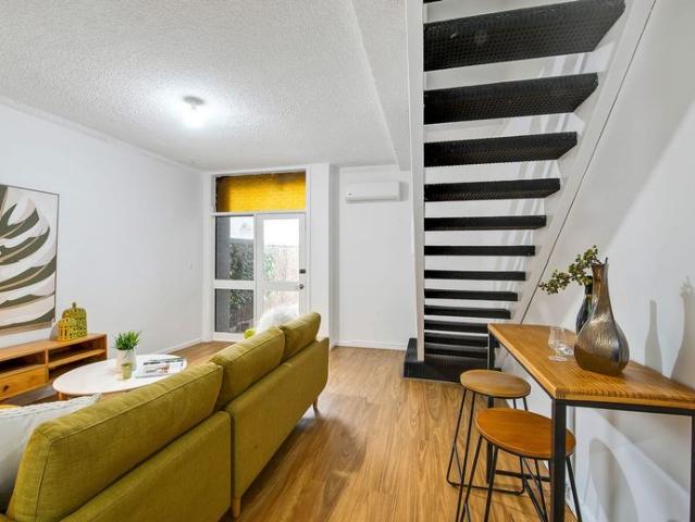 Upgraded 2 Bedroom Townhouse for Rent in Prime City Fringe Location of Glenside