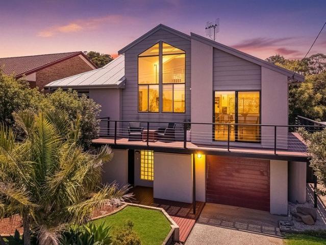 Upgraded entertainer with views and pool
