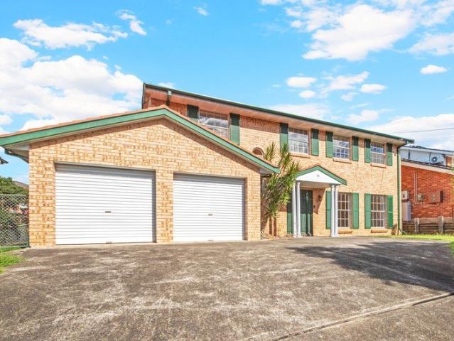 Upgraded Family Living in a Cul de Sac Setting