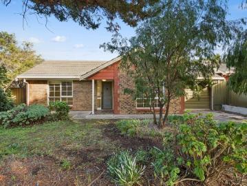Upgraded low maintenance Villa!