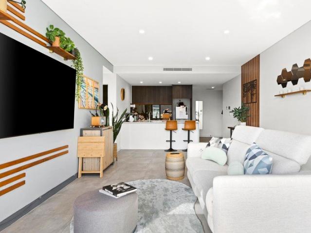 Upgraded, Spacious & Modern ALAND built Apartment with 2 Carspaces! 15 Mins walk to Station