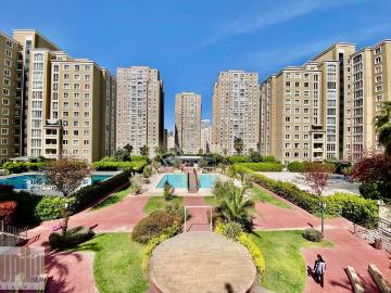 Uphill Court A Ada Güncel Boş Havuz Peyzaj Cephe Satılık 4+1