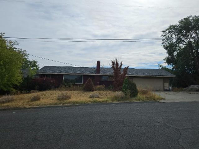 Upland Dr
