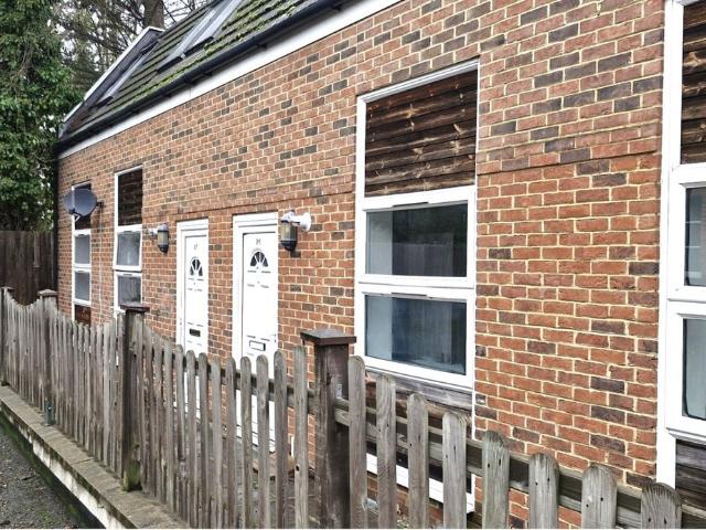 Uplands Close, London SE18, 1 bed flat to rent, £1,350 pcm | PrimeLocation