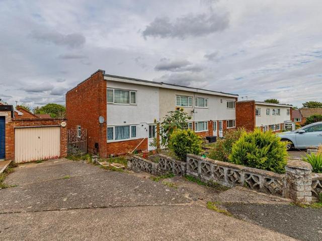 Uplands Crescent, Llandough Penarth CF64 2 bed house to rent £1,250 pcm £288 pw