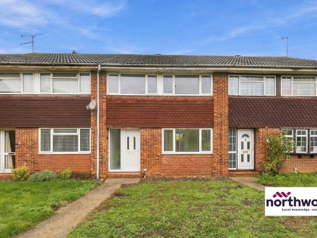 Uplands Drive, Springfield, Chelmsford CM1, 3 bed terraced house to rent, £2,000 pcm | PrimeLocation