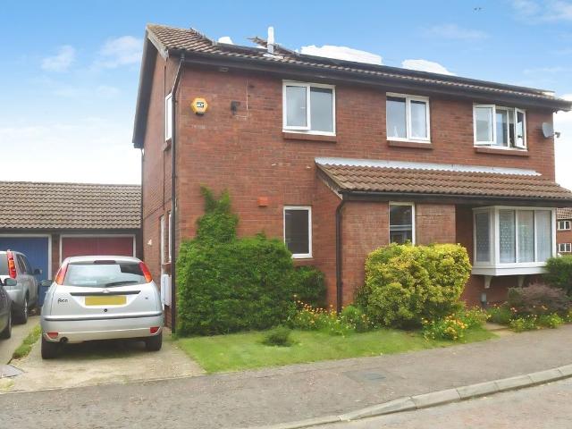 Uplands, Peterborough PE4, 4 bed property to rent, £1,450 pcm | PrimeLocation