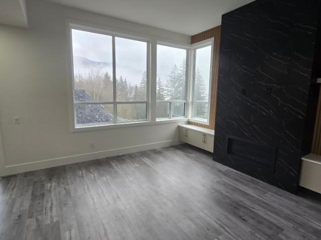#Upper 46170 Crestview Drive