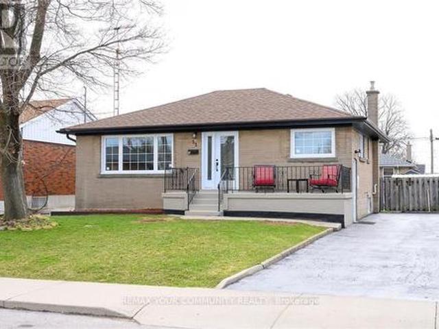 Upper 52 Elliott Avenue, Hamilton, ON, L8T 2H8 house for lease | Listing ID X13806 | Royal LePage