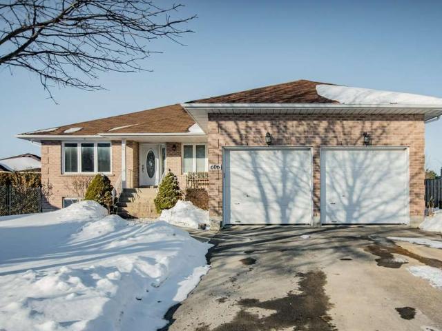 606 Mohini Place Upper Unit ALL INCLUSIVE 3 bed, 2 bath | 3 Bedroom