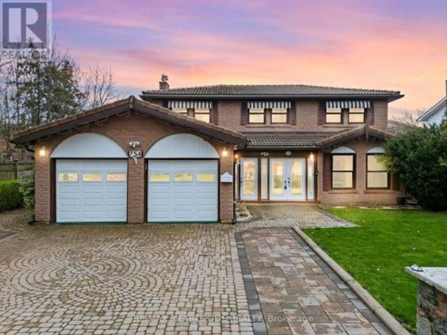 Upper 754 Eyer Drive, Pickering, ON, L1W 3C2 house for lease | Listing ID E13768 | Royal LePage