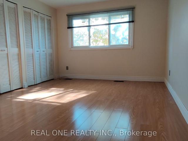 Upper 93 Southdale Drive, Markham