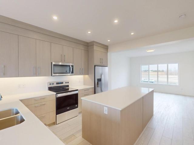 Upper 9949 Huxbury Dr NE 3 Beds [object Promise] for Rent