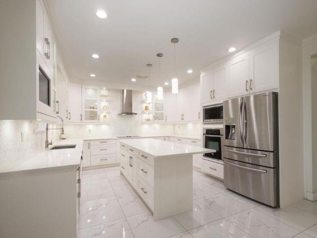 UPPER 14229 114 Avenue, Surrey