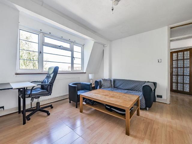 Upper Tooting Road, Tooting, London SW17, 1 bed flat to rent, £1,650 pcm | PrimeLocation