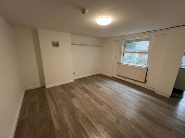 Upper Tollington Park, London N4, Studio to rent, £1,400 pcm | PrimeLocation