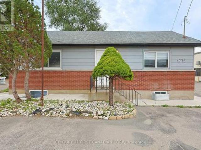 Upper Unit 1775 Oxford Street E, London East H, ON, N5V 2Z6 house for lease | Listing ID X13799 | Royal LePage