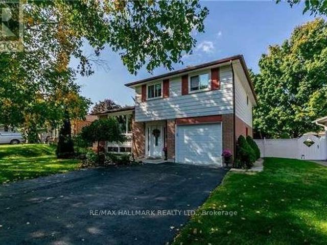 Upper Unit 8 Meadowland Avenue, Barrie, ON, L4N 2Y4 house for lease | Listing ID S13724 | Royal LePage