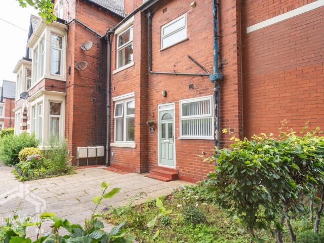 Upper Westby Street, Lytham St. 1 bed flat to rent £725 pcm £167 pw