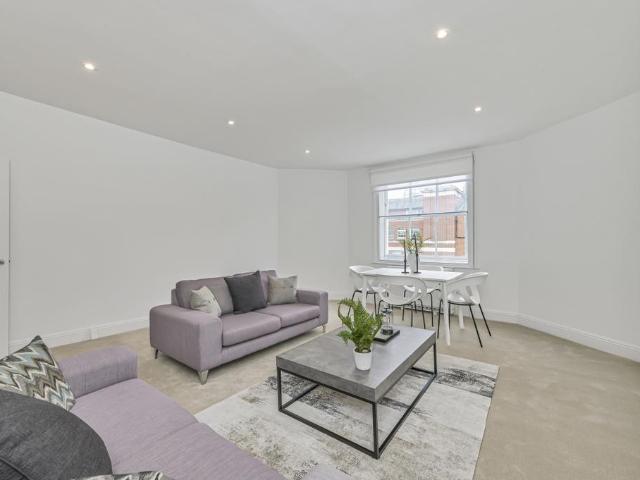Upper Wimpole Street, Marylebone, W1G 2 bed apartment to rent £4,312 pcm £995 pw