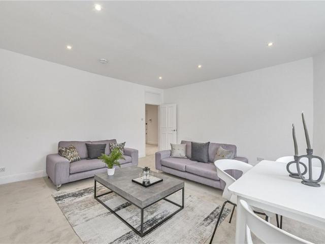 Upper Wimpole Street, Marylebone. 3 bed apartment to rent £4,312 pcm £995 pw