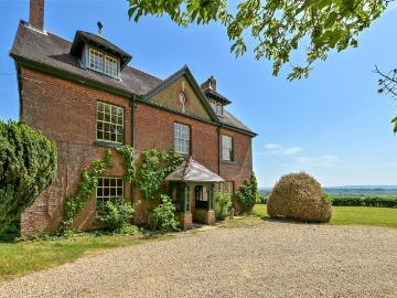 Upper Winchendon, Aylesbury. 8 bed detached house to rent £7,500 pcm £1,731 pw