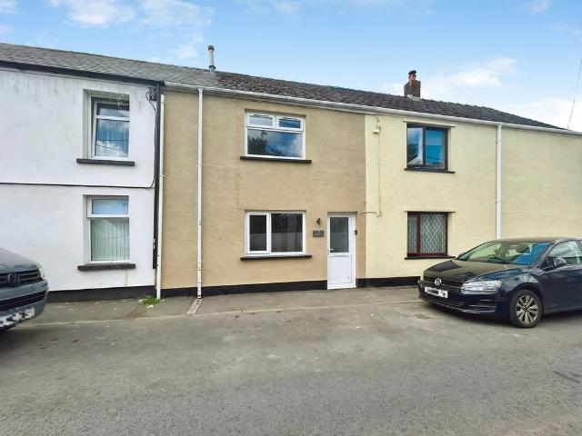Upper Woodland Street, Blaenavon. 2 bed house to rent £950 pcm £219 pw