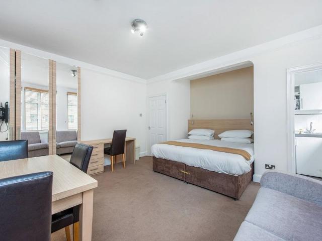 Upper Woburn Place, London, WC1H Studio to rent £1,850 pcm £427 pw