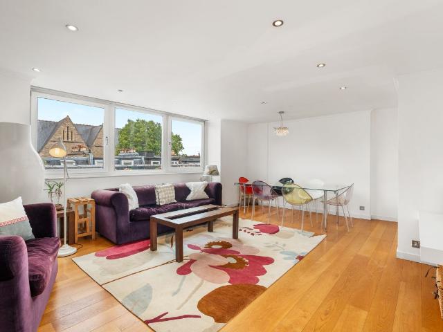 Upper Addison Gardens, Holland Park W14, 2 bed flat to rent, £2,900 pcm | PrimeLocation