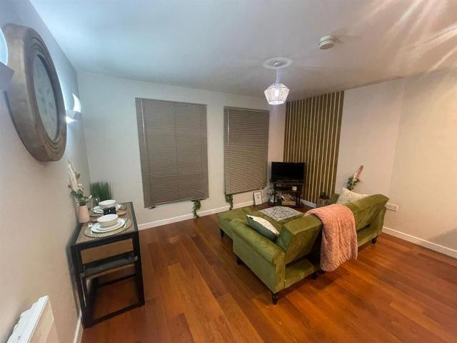 Upper Allen Street, Sheffield S3, 1 bed flat to rent, £750 pcm | PrimeLocation
