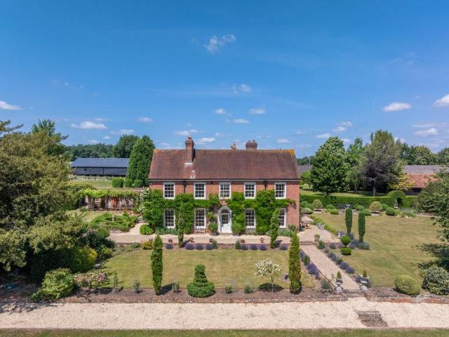Upper Basildon, Reading, Berkshire, RG8 8 bed equestrian property to rent £12,500 pcm £2,885 pw
