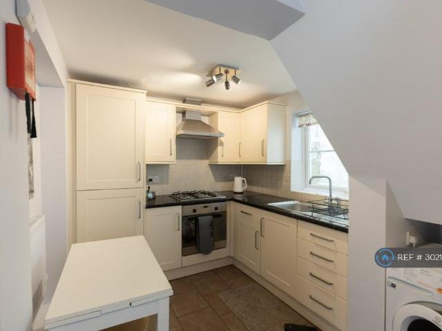 Upper Bath Street, Cheltenham, GL50 1 bed in a house share to rent £615 pcm £142 pw