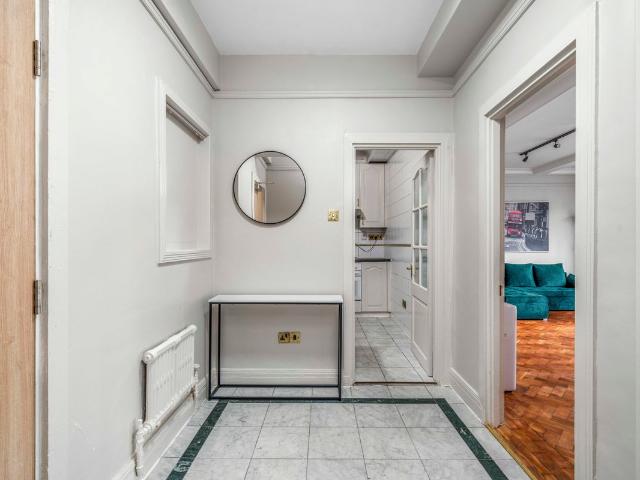 Upper Berkeley Street, London W1H, 1 bed flat to rent, £2,700 pcm | PrimeLocation