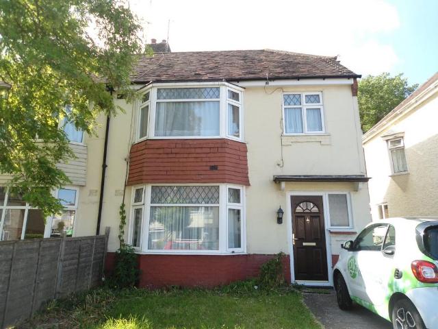 Upper Bevendean Avenue, Brighton, BN2. 4 bed semi detached house to rent £1,990 pcm £459 pw