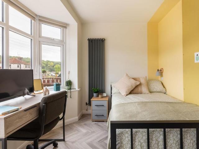 Upper Bevendean Avenue, Brighton BN2 1 bed in a house share to rent £910 pcm £210 pw