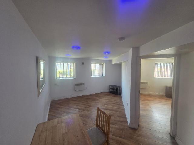Upper Bond Street, Hinckley LE10, 1 bed flat to rent, £850 pcm | PrimeLocation
