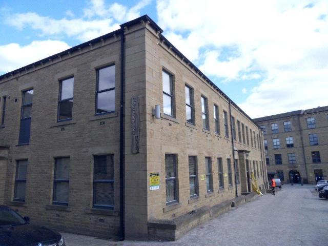 Upper Blakeridge Lane, Batley, West. 1 bed apartment to rent £735 pcm £170 pw