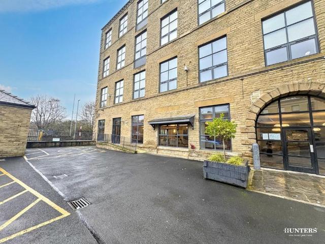 Upper Blakeridge Lane, Batley 1 bed apartment £700 pcm £162 pw