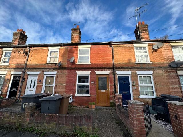 Upper Bridge Road, Chelmsford, CM2 2 bed terraced house to rent £1,575 pcm £363 pw