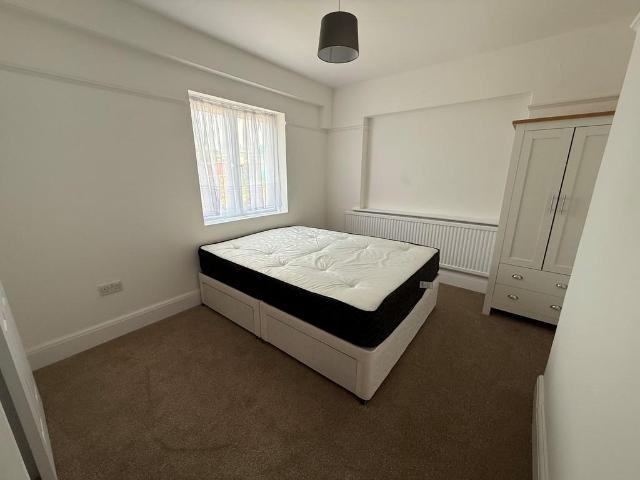 Upper Brighton Road, Lancing BN15 1 bed in a house share to rent £895 pcm £207 pw