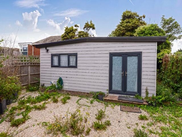 Upper Brighton Road, Sompting, Lancing BN15, Property to rent, £900 pcm | PrimeLocation