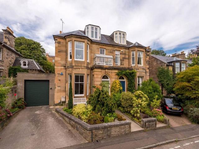 Upper Coltbridge Terrace. 2 bed flat to rent £2,295 pcm £530 pw