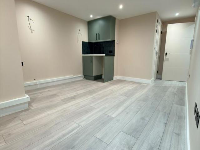 Upper Clapton Road E5 Studio to rent £1,256 pcm £290 pw