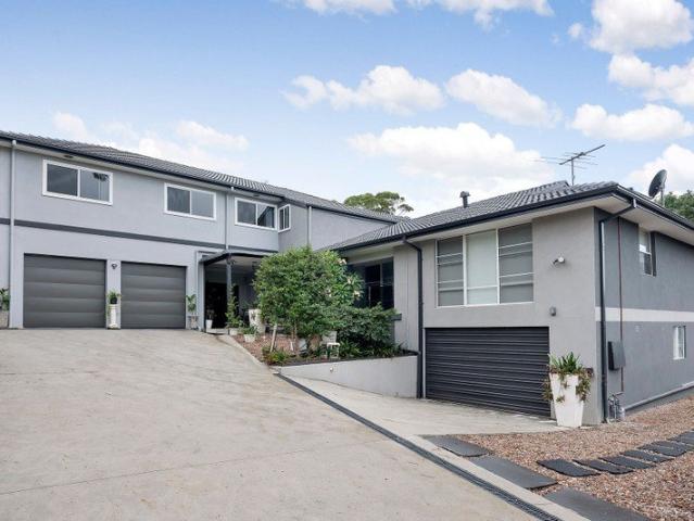 Upper Duplex for Rent in Mona Vale, with Views!