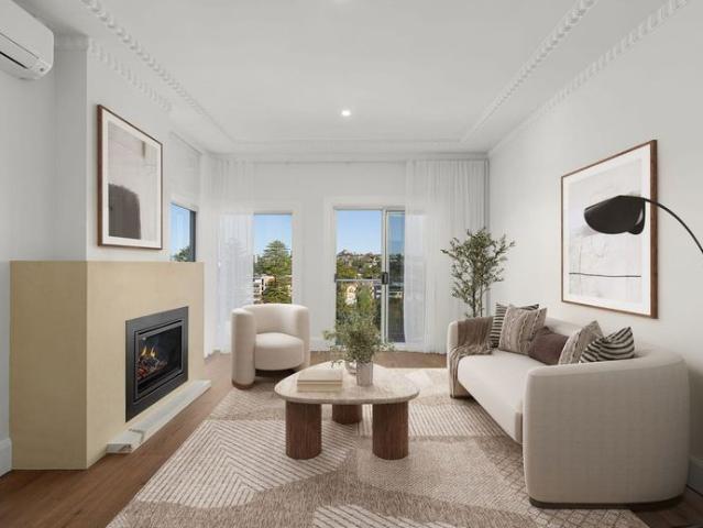 Upper duplex with stunning ocean and Queenscliff Beach views