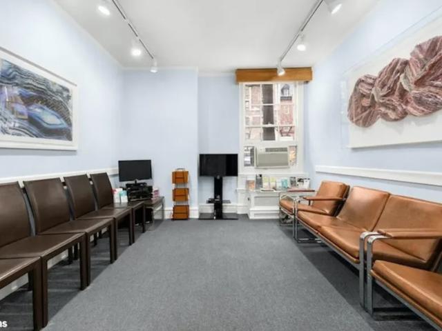 Upper East Side NY LS102715918