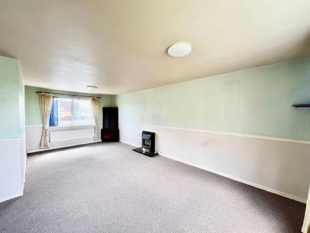 Upper Eastern Green Lane, Coventry CV5, 2 bed flat to rent, £895 pcm | PrimeLocation