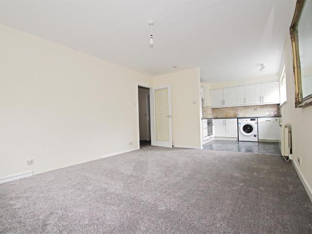 Upper Edgeborough Road, Guildford GU1, 1 bed flat to rent, £1,200 pcm | PrimeLocation